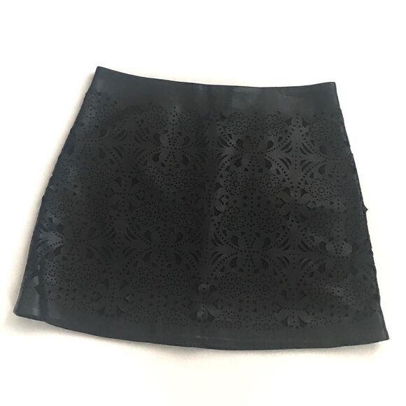 Forever 21 Black Embossed Faux Leather Skirt - Picture 1 of 10